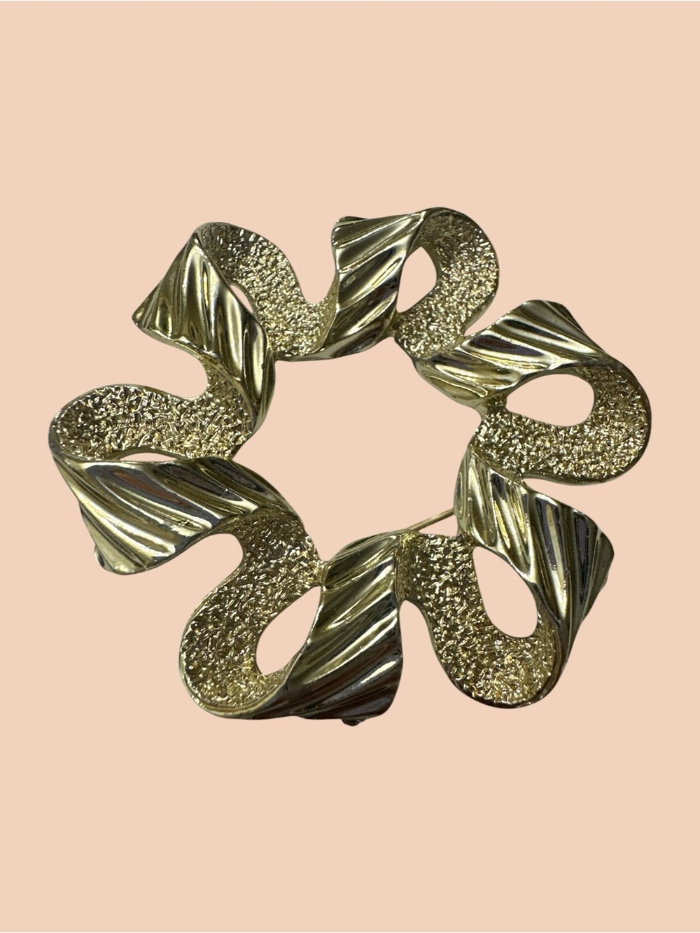 Gold Twisted Ribbon  Brooch
